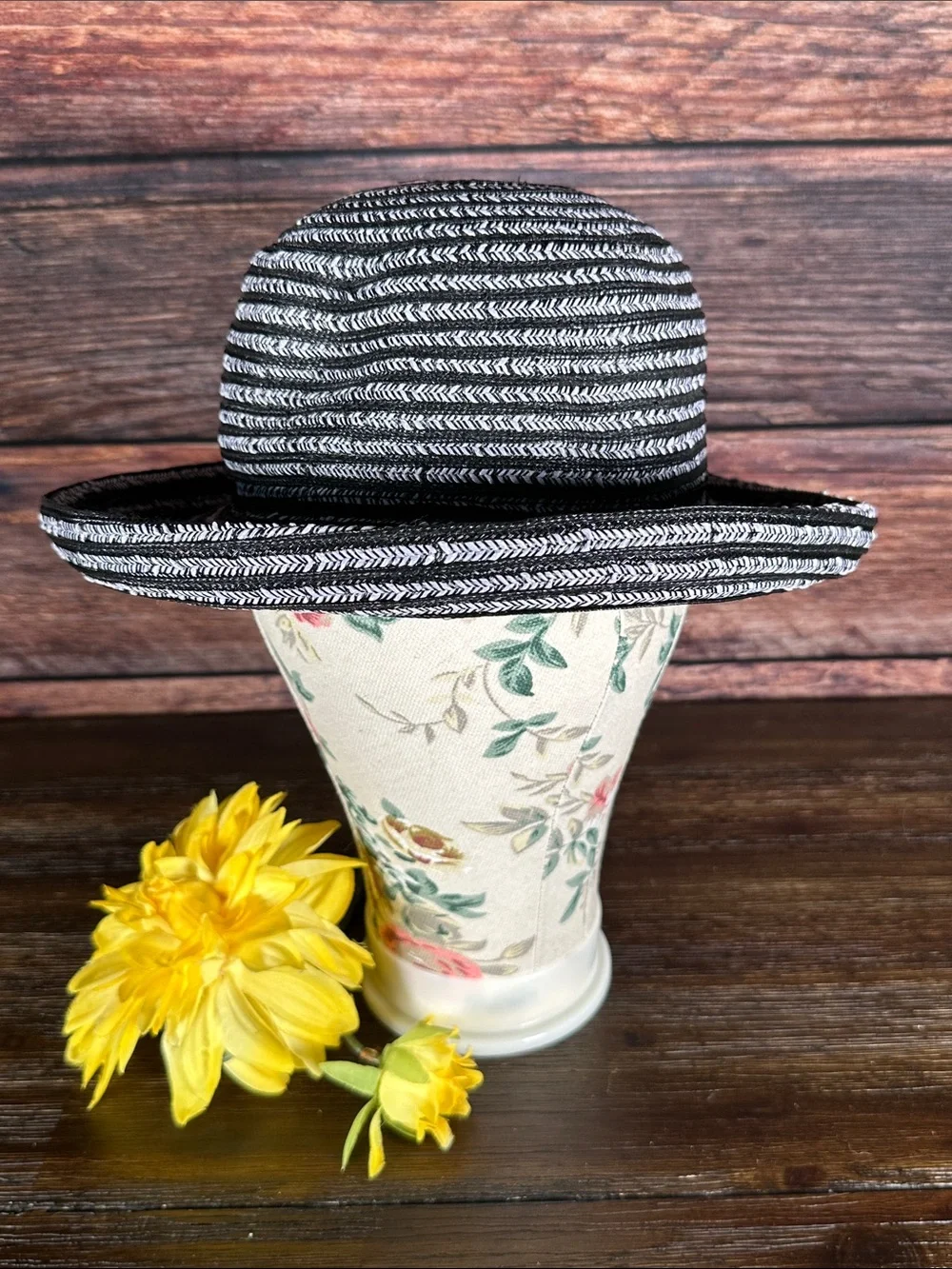 Da-Me Black & White Striped Women’s Sun Hat Made in Italy!